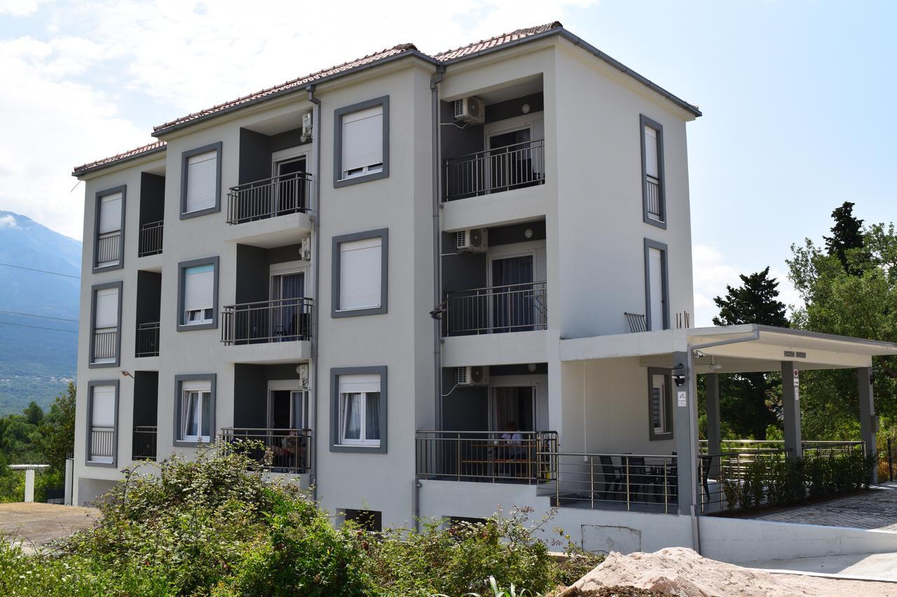 Kristina Apartments Teodo Esterno foto